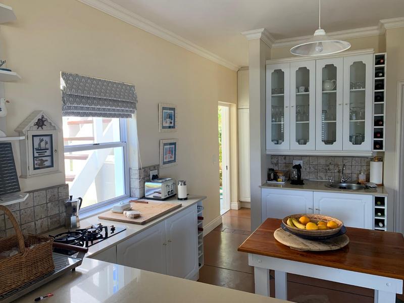 To Let 6 Bedroom Property for Rent in Whale Rock Ridge Western Cape